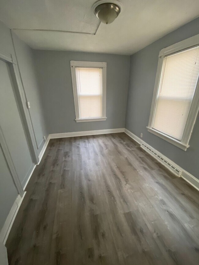 Building Photo - SINGLE FAMILY HOUSE FOR RENT