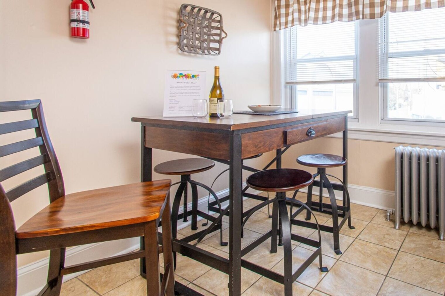 Building Photo - 658 Lancaster Ave