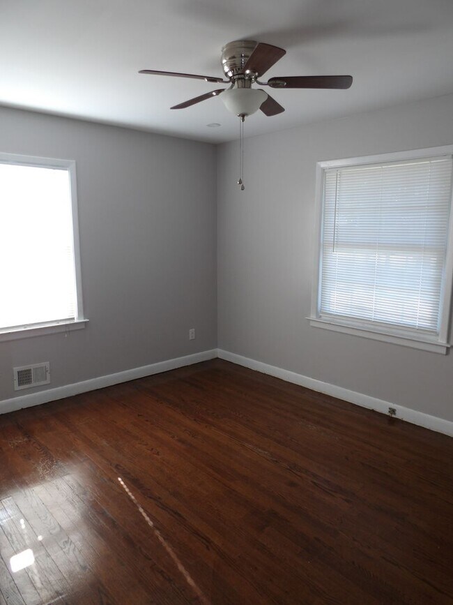 Building Photo - Single Family Home in Pine Valley Area!