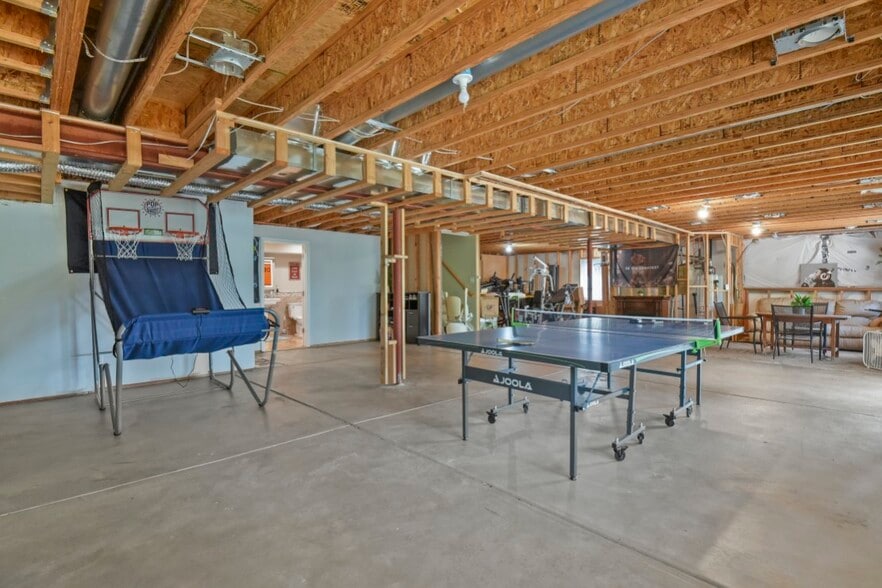 Building Photo - 9536 W Avalon Dr