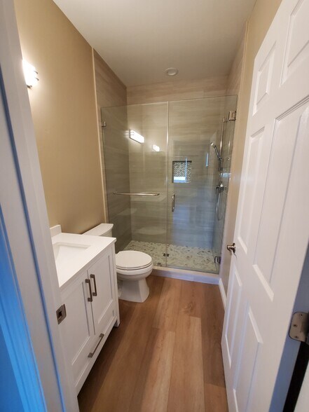 bathroom 2 - 6475 Dwane Ave