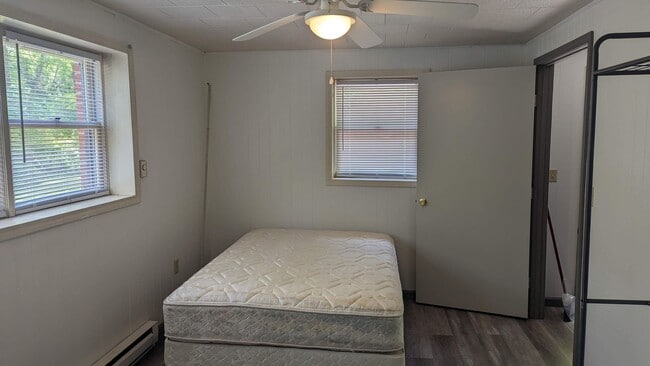 Building Photo - Charming 1 Bedroom Apartment located in beautiful Sylva NC $950 a month-available July 1st