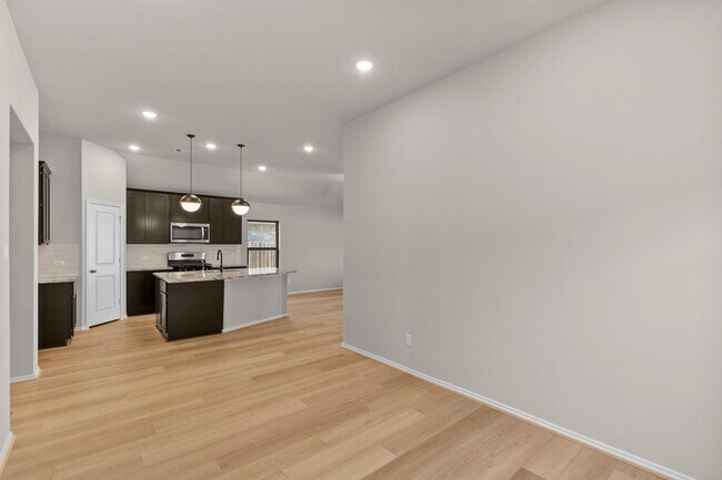Building Photo - 1016 Shl Crk Trl