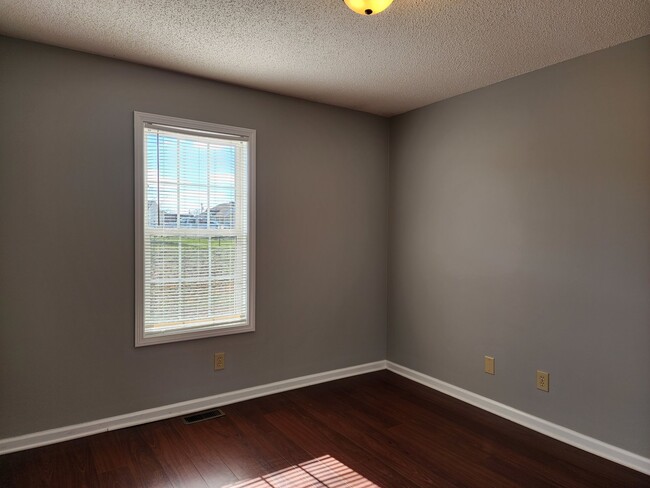 Building Photo - 3264 N Senseney Cir