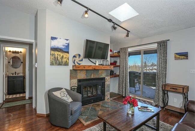 Building Photo - 2 Bedroom on Baldy Mountain overlooking Breckenridge. Steps to the bus stop! Great views! Updates...