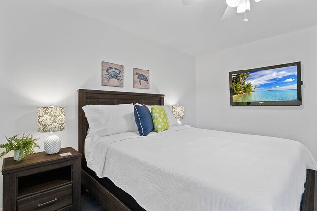 Building Photo - 13 Cleveland Ct