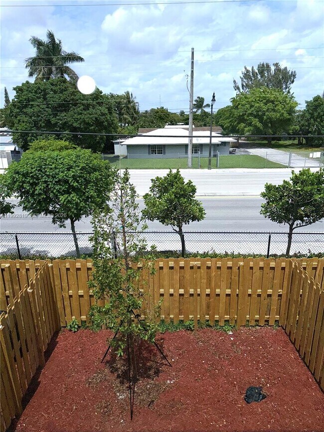 Building Photo - 359 NE 16th St