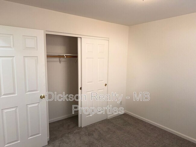 Building Photo - 155 Sagebrook Dr