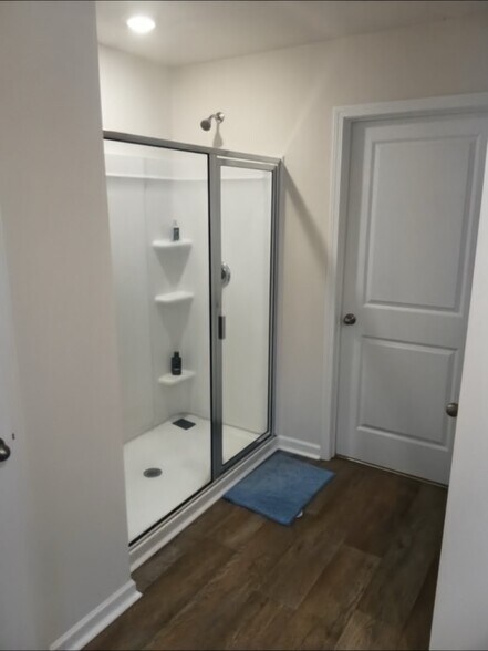 Building Photo - 271 Lilys Pl