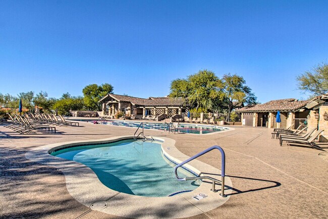 Building Photo - 3055 N Red Mountain