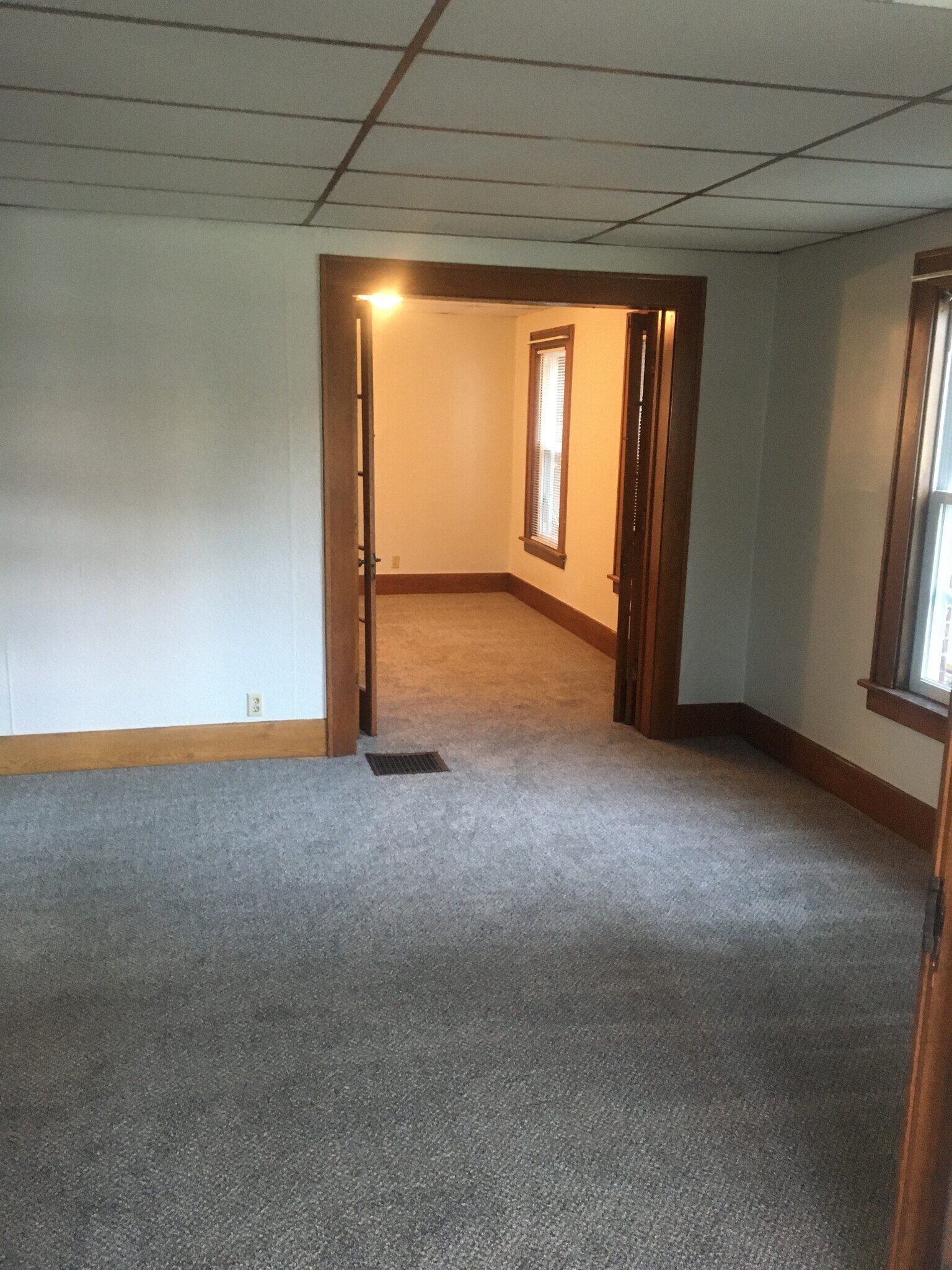 Building Photo - 1129 Brown Ave