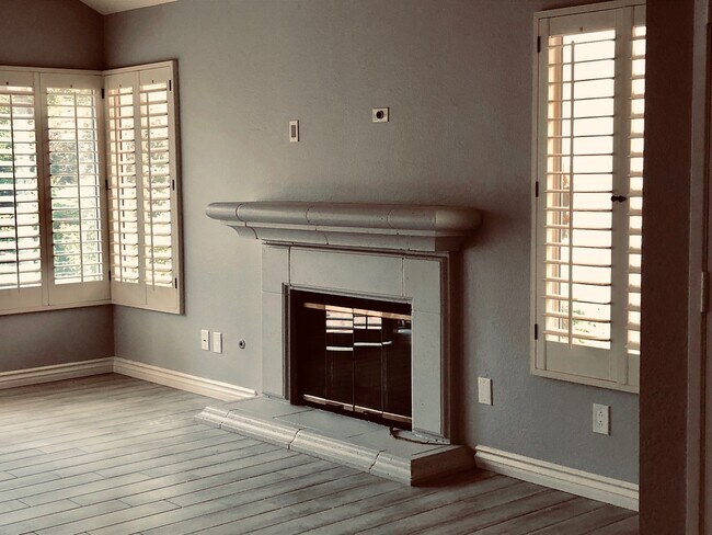 Building Photo - Bernardo Village: Single-level 3 bedroom, ...