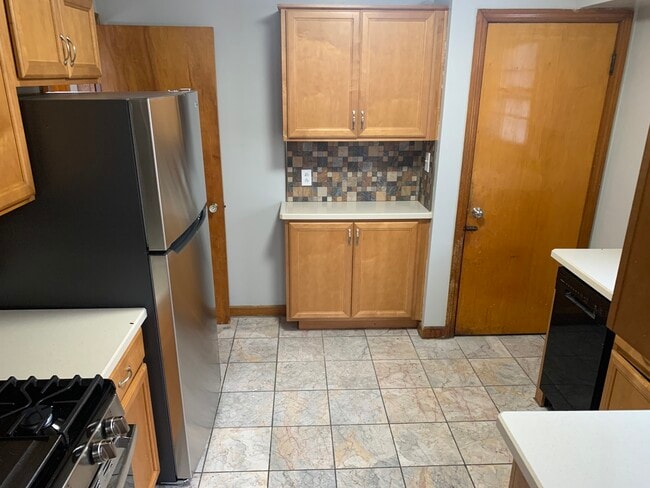 Building Photo - 2513 18th Ave