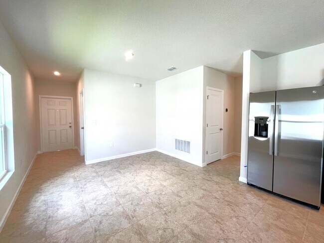 Building Photo - 5447 Maddie Dr
