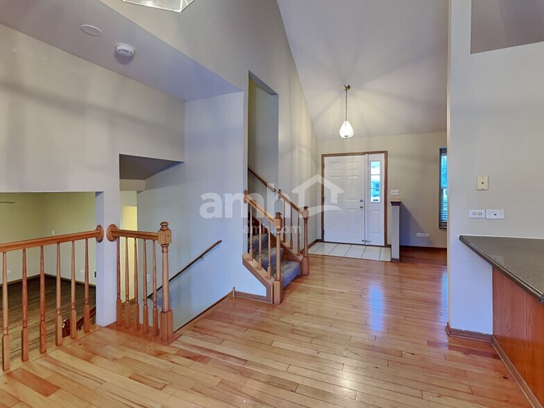Building Photo - 25766 S Taft St