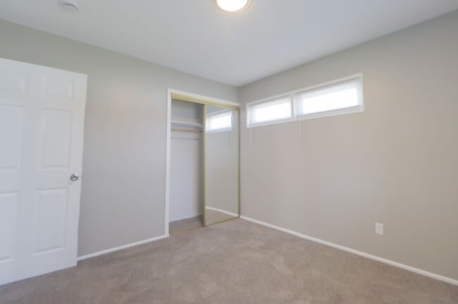 Building Photo - Spacious & Stylish 4-Bedroom Home