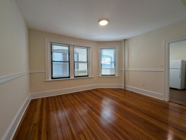 Building Photo - 881 Massachusetts Ave