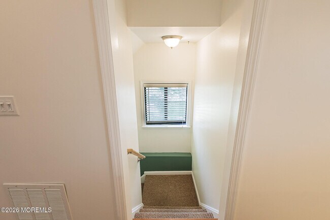 Building Photo - 1601 Alpine Trail