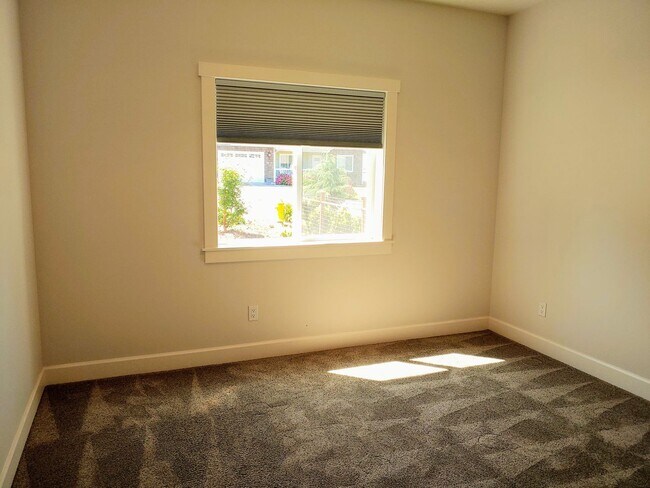 Building Photo - Lovely Single Level Home in Freeland and Pet Friendly!!