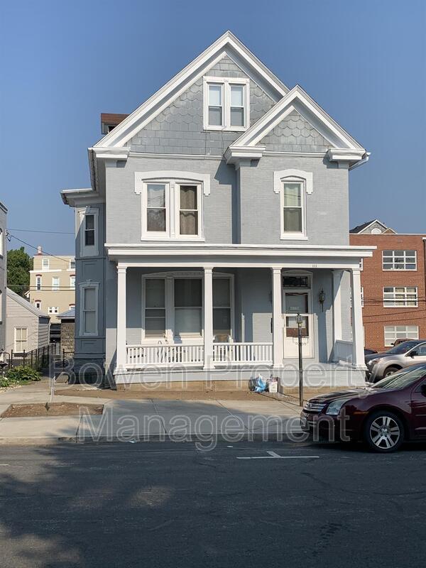 Primary Photo - 111 King St
