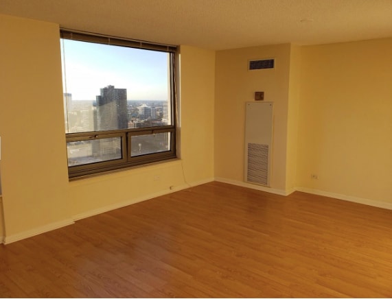 Living room without furniture - 440 N Wabash Ave