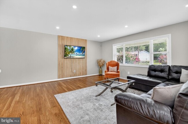 Building Photo - 6801 Trowbridge Pl