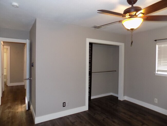 Building Photo - 14139 Swallow Dr