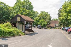 Building Photo - 329 Shawmont Ave