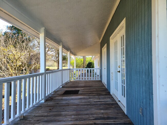 Building Photo - 3767 Happy Valley Cir