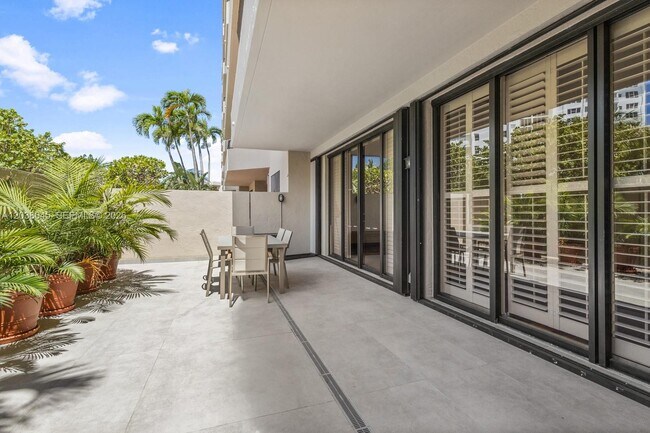 Building Photo - 251 Crandon Blvd