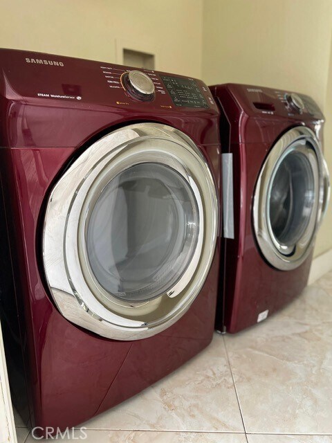 Building Photo - 9 Sarracenia