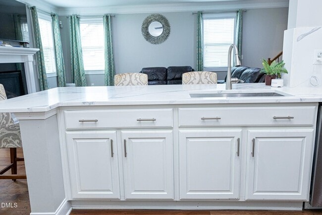 Building Photo - 5016 Trembath Ln