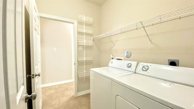 Building Photo - 314 River Briar Ln