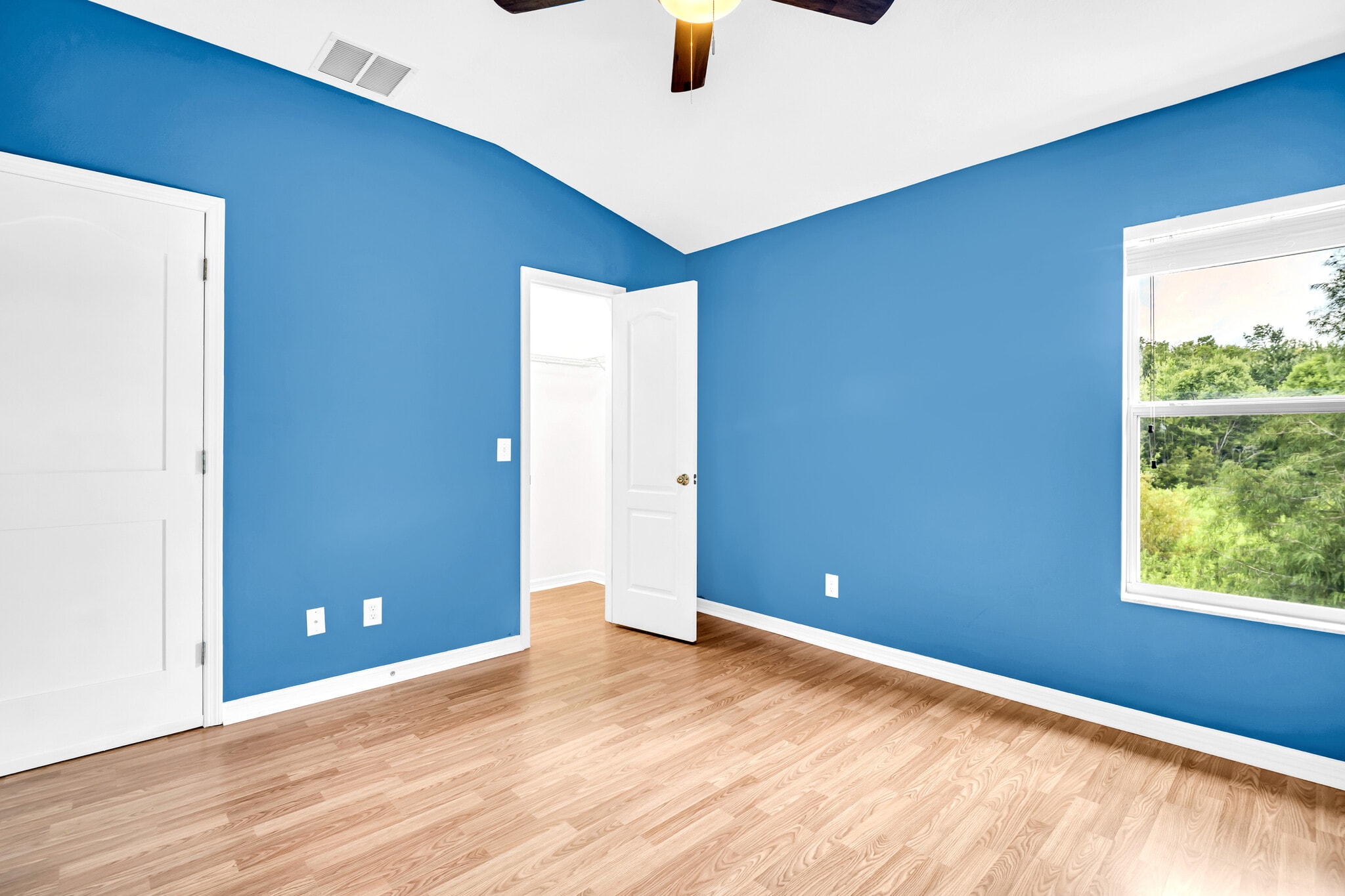 Building Photo - 1749 Sedgefield Ct