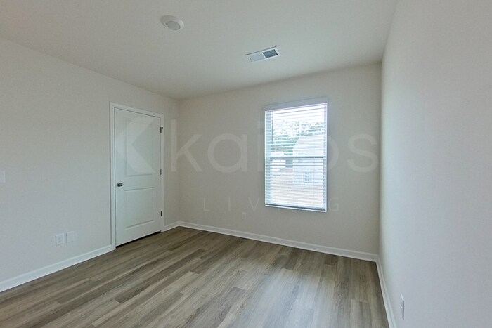 Building Photo - 123 Overstreet Way