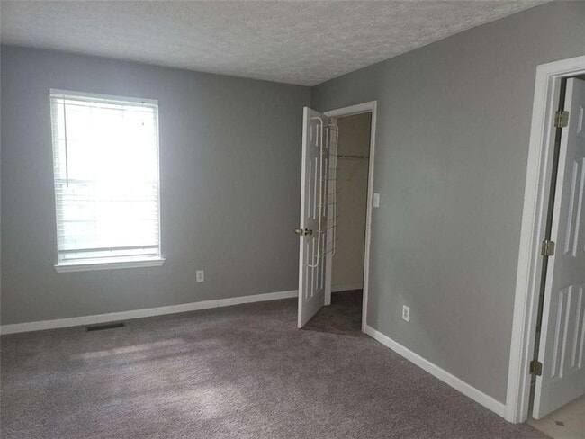 Building Photo - 7018 Panda Rd