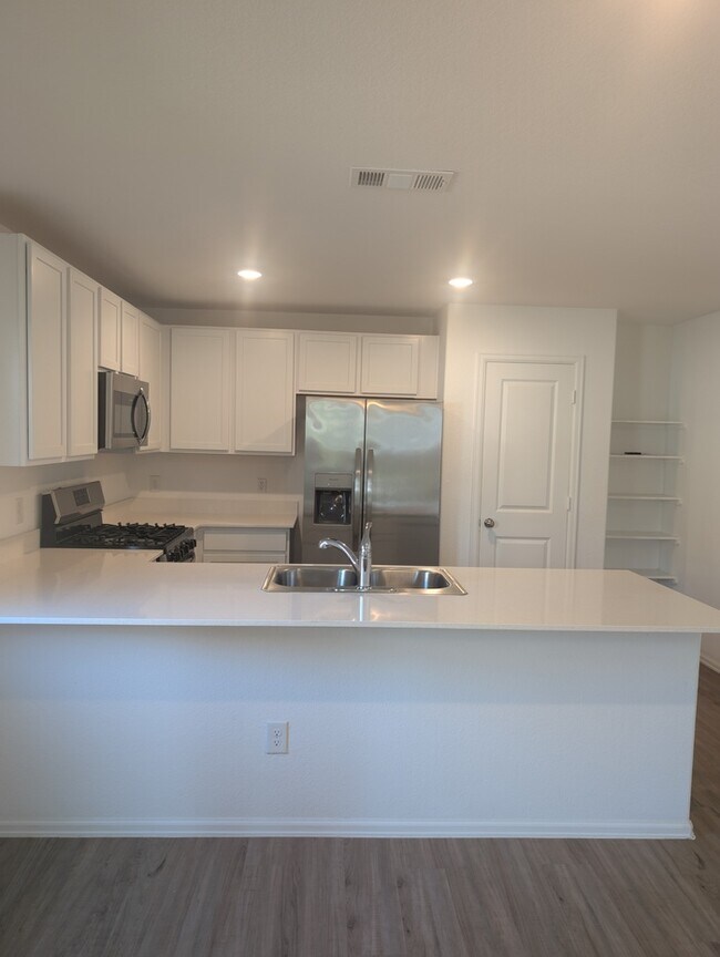 Building Photo - Charming 3 beds 2 baths in New Caney!