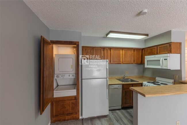 Building Photo - 1 Bedroom 1 Bath Unit Available for Rent i...