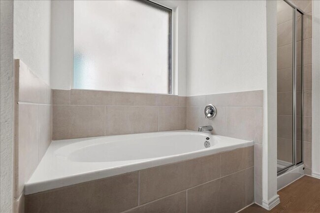 Building Photo - 212 Seven Seas Dr