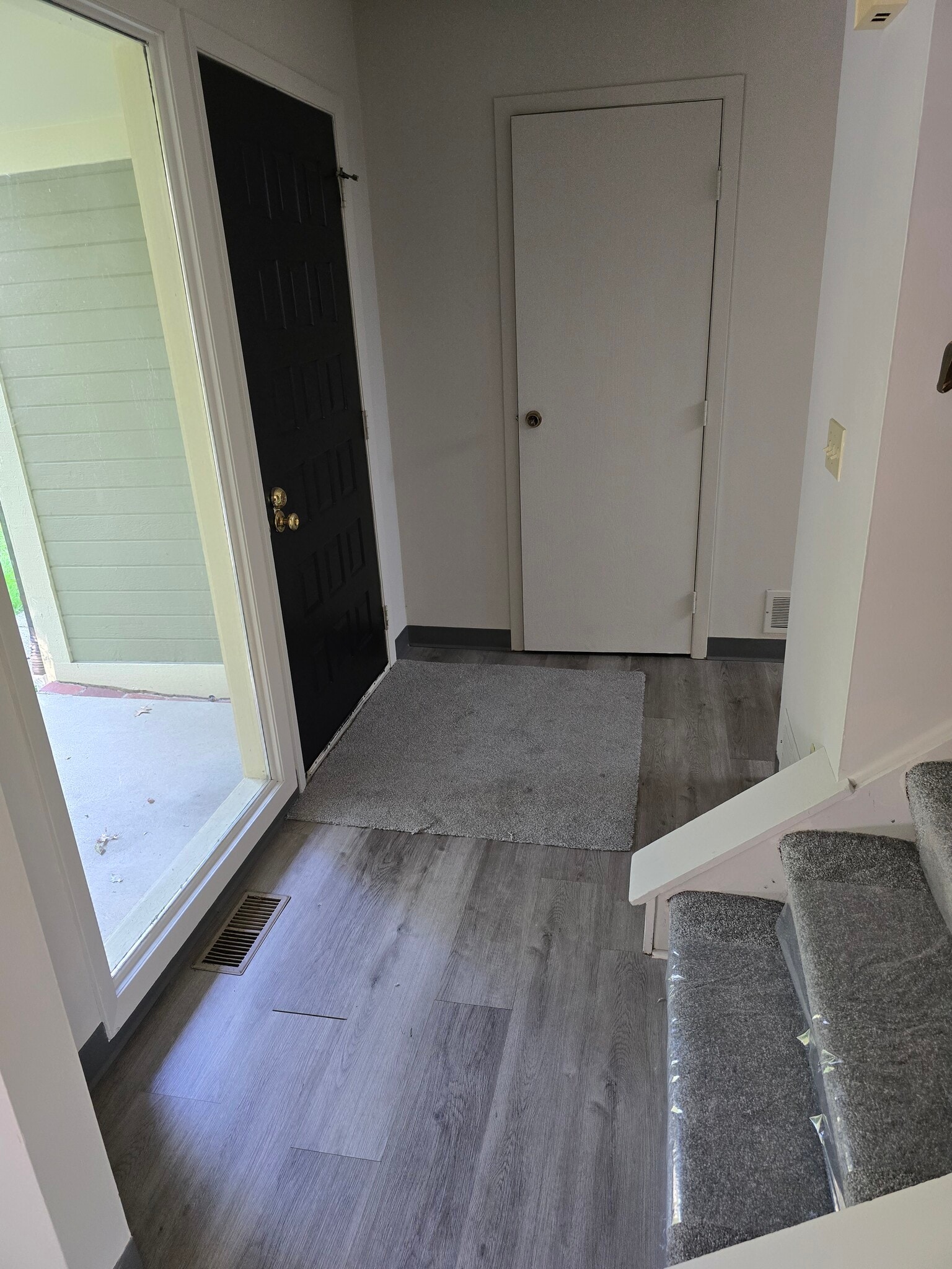 Building Photo - 1282 Gatwick Ct