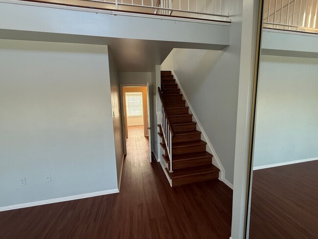 Building Photo - Stunning 4-bedroom, 3.5-bathroom + Loft to...