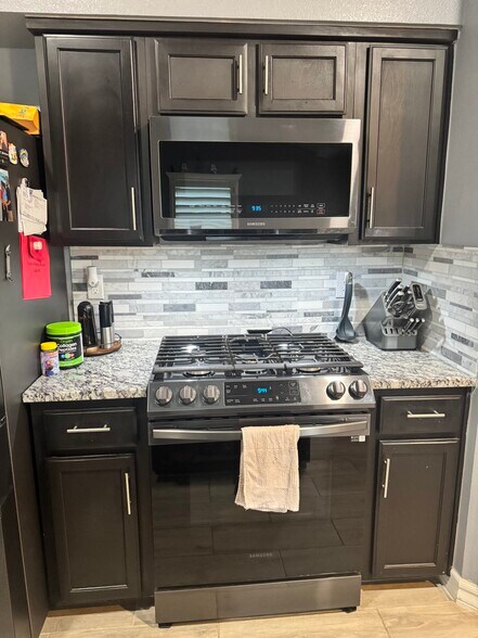 Building Photo - 14233 Escalera Dr