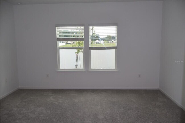 Building Photo - 3260 NE 40th Ln