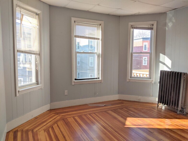 Building Photo - 25 Belknap St