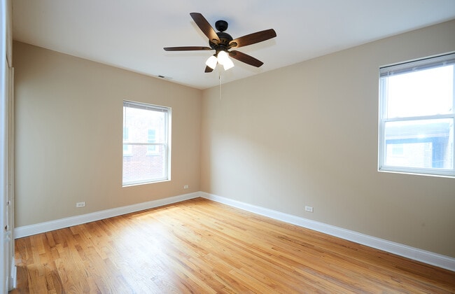 Building Photo - 1609 W Farwell Ave