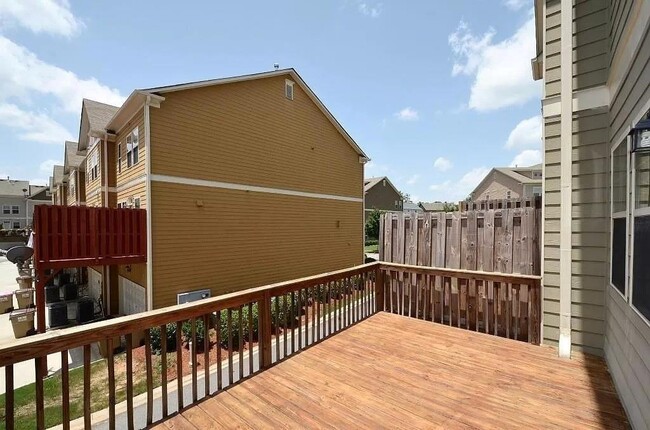 Building Photo - 4411 Village Field Place