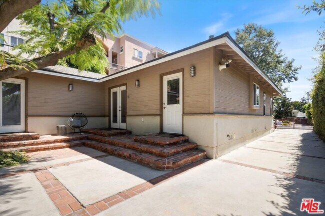 Building Photo - 4385 Camellia Ave