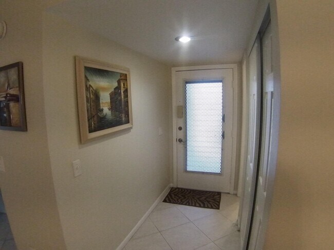 Building Photo - 22 Capri Dr