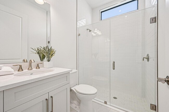 Building Photo - 13621 Le Christine Dr