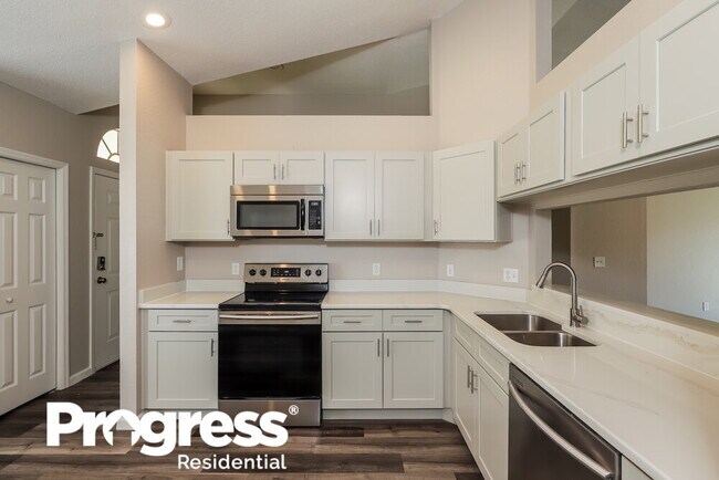 Building Photo - 3180 Thoroughbred Loop N